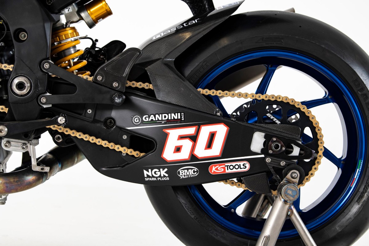 Dettaglio del sistema di trasmissione di una moto